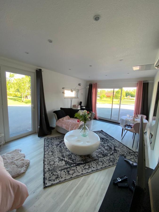 Agreable Chambre D'Hote Calme Avec Piscine Souvans Eksteriør billede